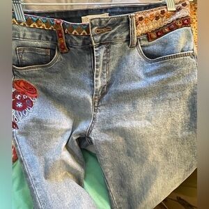 Rare Embroidered vintage Straight Leg Jeans